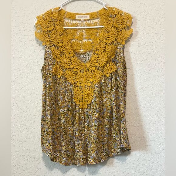 Solitaire Bohemian, embroidered floral sleeveless top size small - Picture 1 of 7